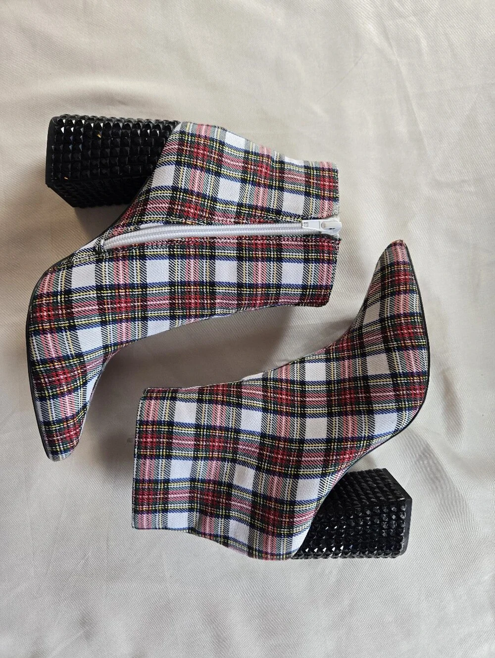 Betsey Johnson Women's Kassie Plaid Block Heel Ankle Bootie Size 5